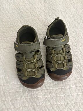 OVO Kids Olive Green Brown Closed-Toe Sandals
